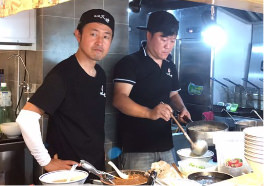 フジヤマ55は「ラーメン寺小屋」です